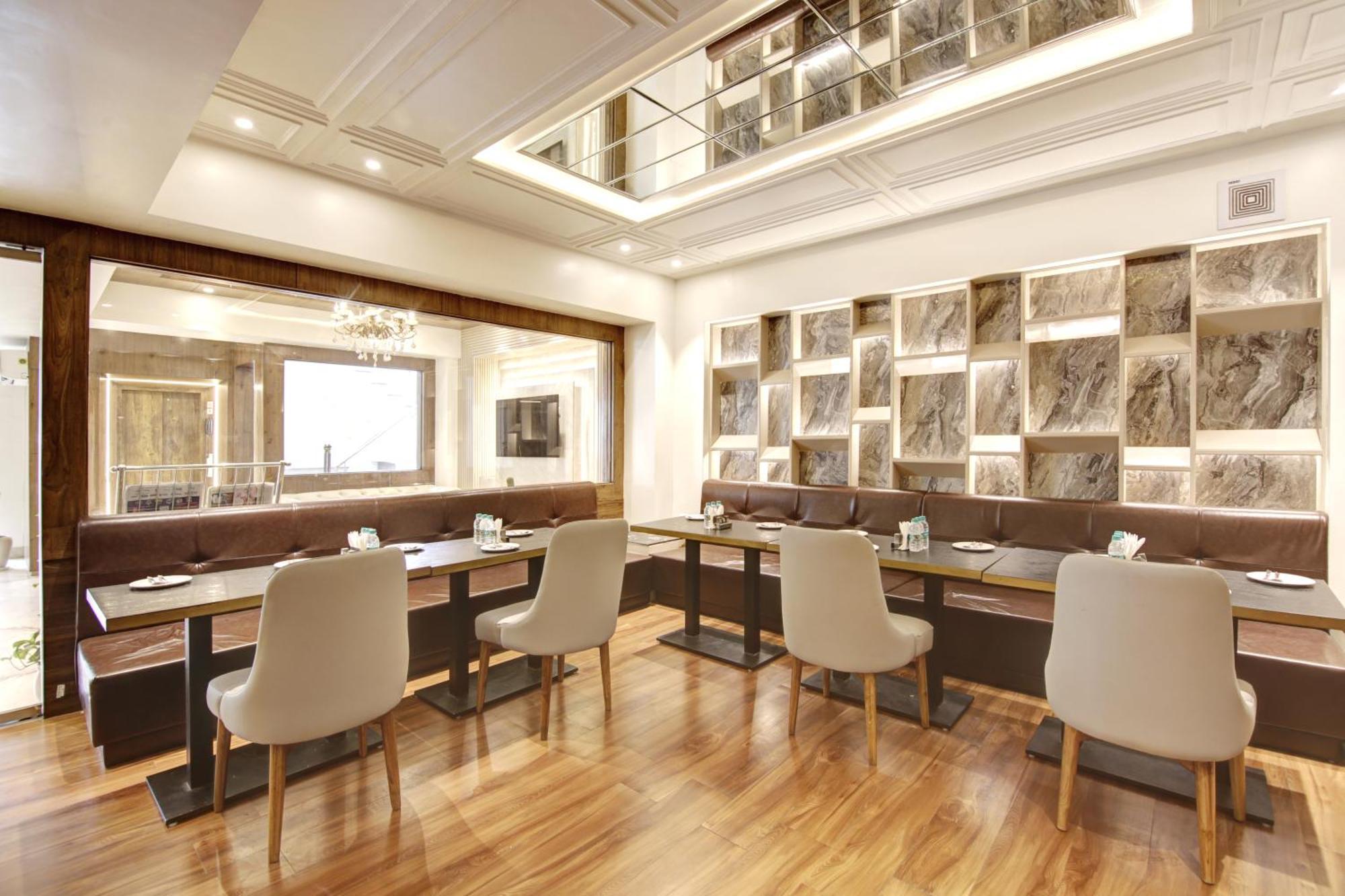 Marks Hotel & Banquet Noida Esterno foto