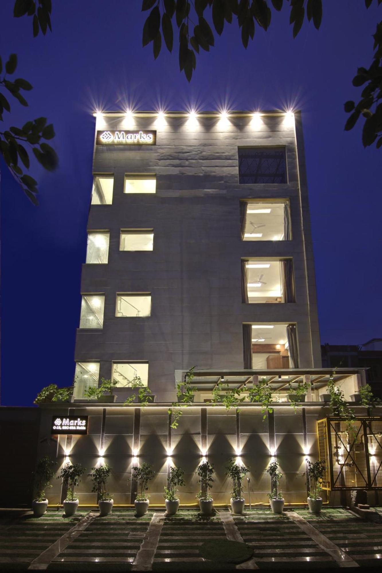 Marks Hotel & Banquet Noida Esterno foto