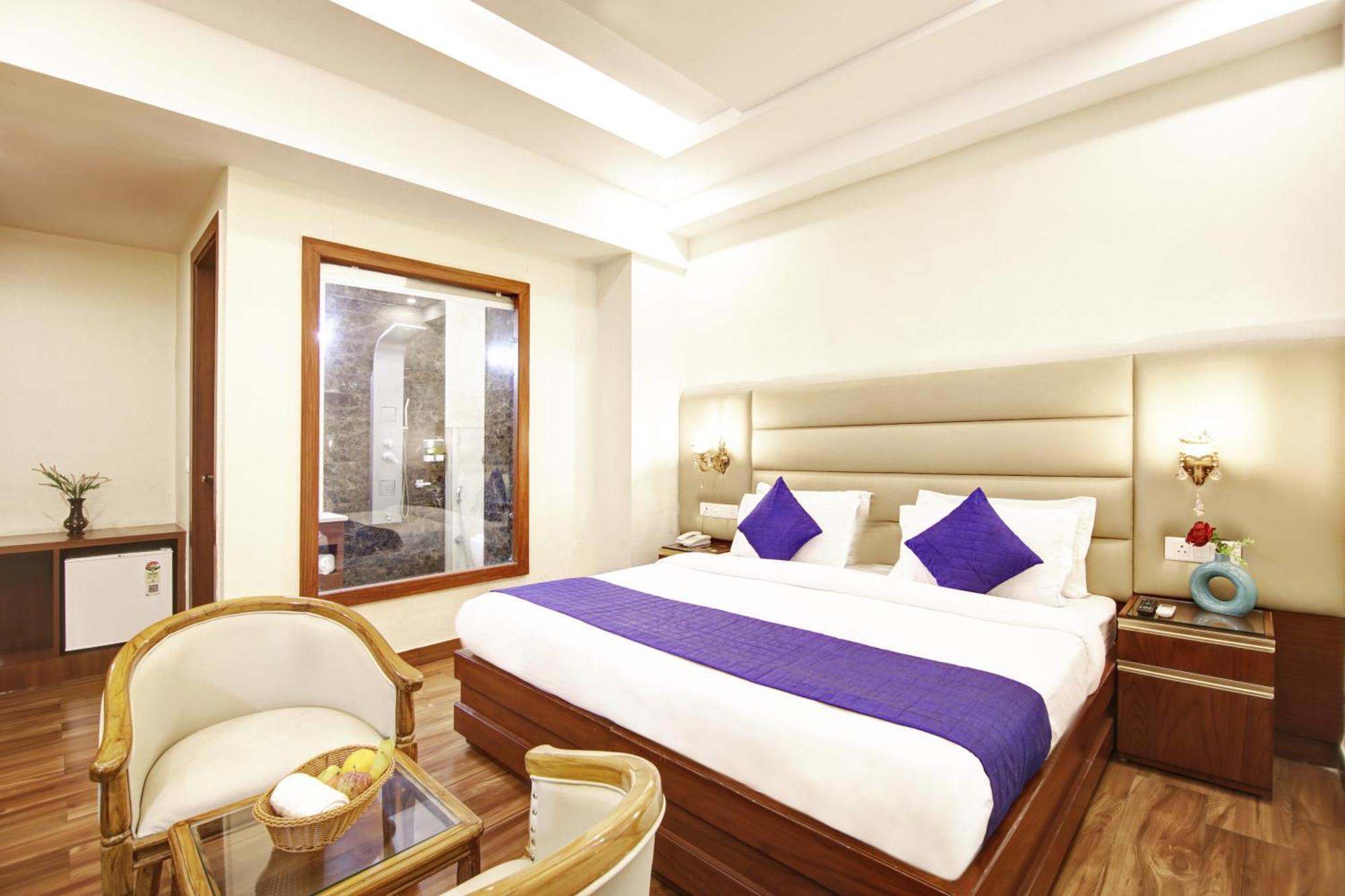 Marks Hotel & Banquet Noida Esterno foto